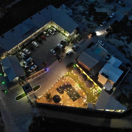 Leao Beach Pousada Луиш Корея Екстериор снимка