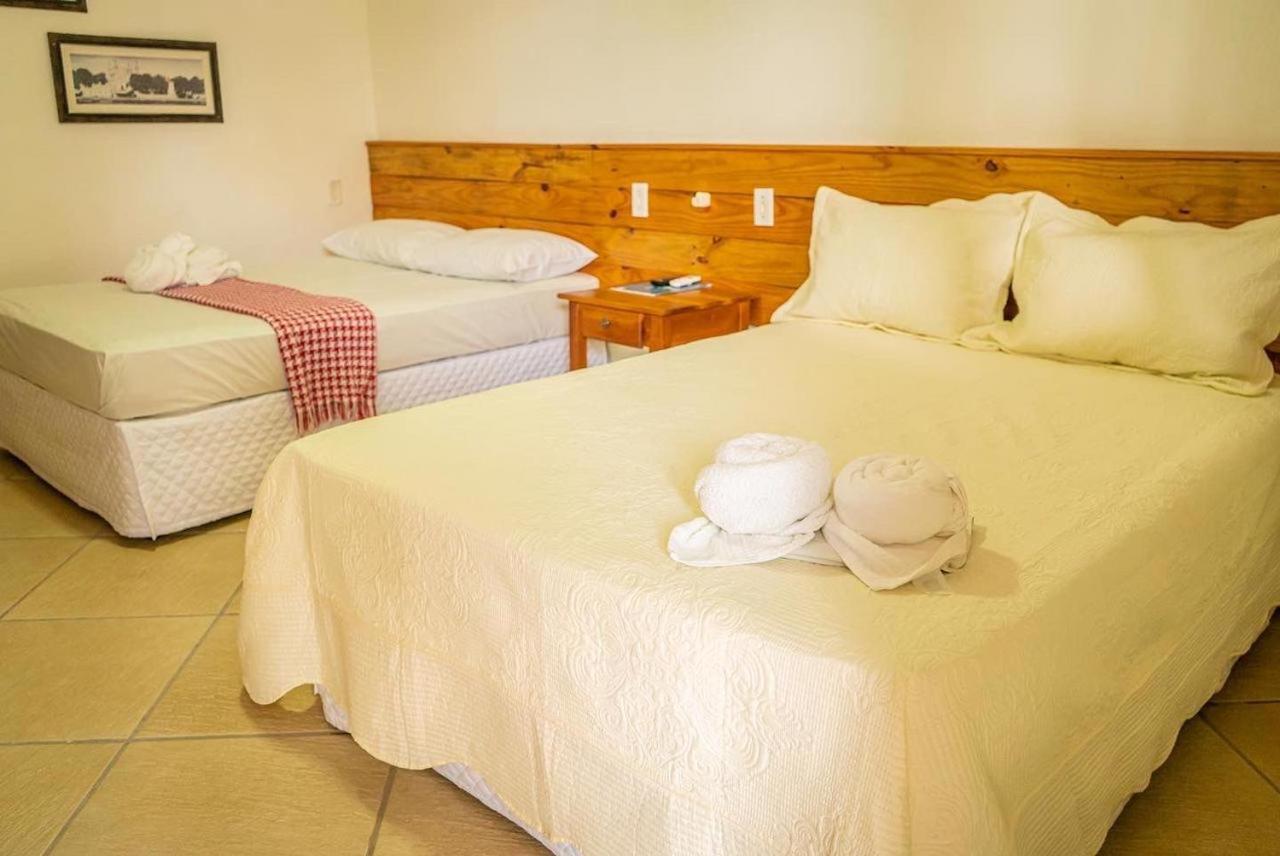 Leao Beach Pousada Луиш Корея Екстериор снимка